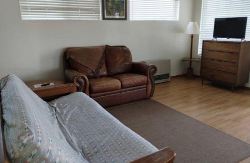 Homer House | Waterfront Cabin - Homer Seaplane Base