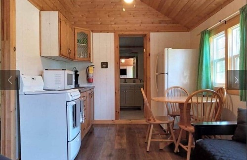Tobermory Cabin | Waterfront Cabin | Lake Huron |10 Min to Tobermory