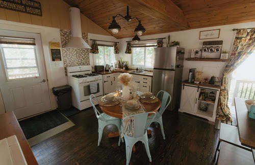 South Bruce Peninsula Cabin | Waterfront Cabin on Boat Lake! 2bed, 1bath, Pet Friendly. A serene getaway!
