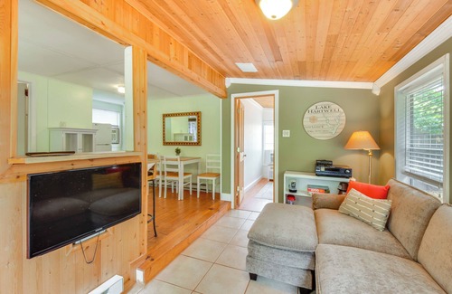 Townville Cabin | Waterfront Cabin w/Private Dock on Lake Hartwell!