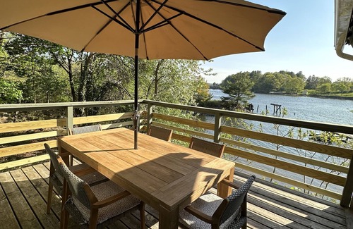 Kittery Point Cottage | Waterfront Cedar Log Cottage Nestled in Snug Harbor on Spruce Creek