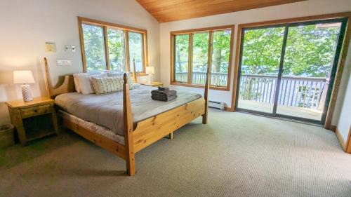 Newbury House | Waterfront Charm on Lake Sunapee