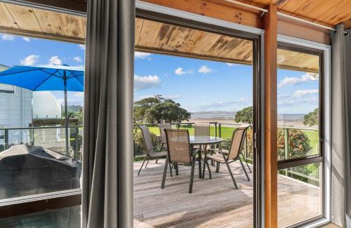 Snells Beach House | Waterfront Charm - Snells Beach Holiday Home