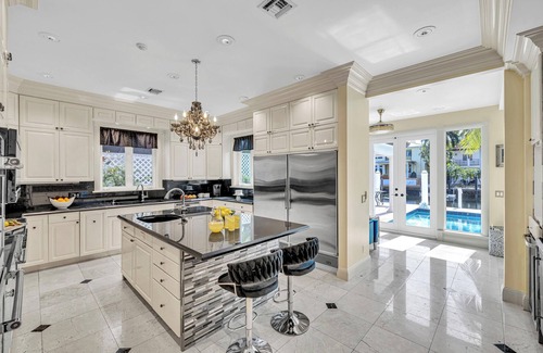 East Fort Lauderdale Villa | Waterfront/Close to Beach/Heated Pool/Canal View & Access/Poinciana Key/VlLLAS
