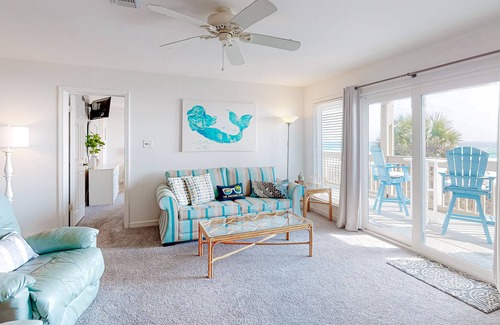 Sunnyside House | Waterfront condo with on-site beach access, pool, & Gulf-view balcony