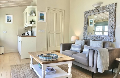 Kinsale Apartment | Waterfront coastal chic in the heart of Kinsale, Co.Cork.