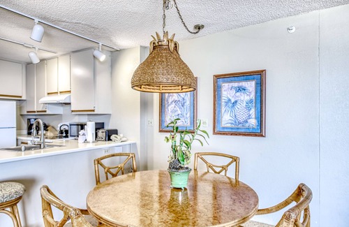 Honokowai Condo | Waterfront Condo Just Steps from the Beach - Resort Pools, Hot Tubs & More
