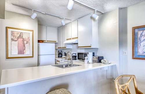 Honokowai Condo | Waterfront Condo Just Steps from the Beach - Resort Pools, Hot Tubs & More