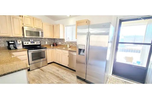 Osage Beach Condo | ☆WATERFRONT CONDO☆ Sleeps 5 + 2 pools + FREE Boat Slip + Child Friendly!