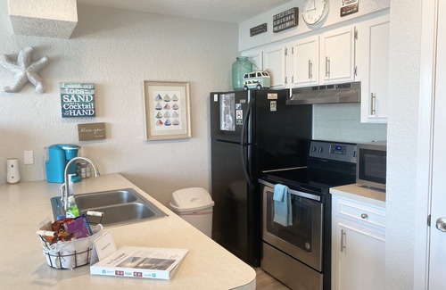 Corpus Christi Condo | Waterfront condo with private deck