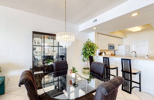 Navarre Beach Condo | Waterfront Condo with Central AC, Washer/Dryer & Shared Pool - Snowbird-Friendly