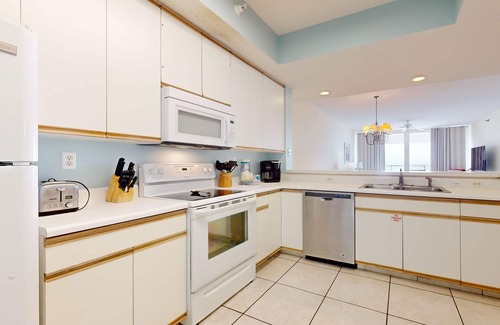 Navarre Beach Condo | Waterfront Condo with Balcony, Washer/Dryer & Shared Pool