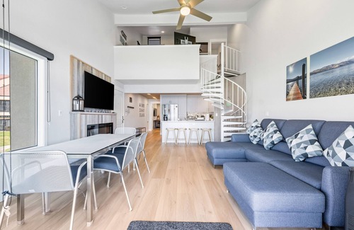 Chelan Condo | Waterfront Condo w/Huge Lake View, Private Buoy & Shared Pools, Tennis, Docks