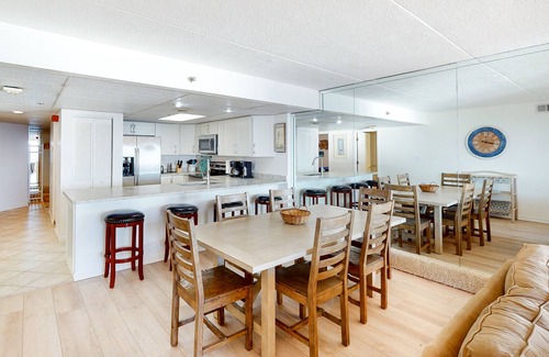 North Ocean City Condo | Waterfront Condo w/Private Balcony, W/D, Shared Outdoor Pool & Kiddie Pool, A/C