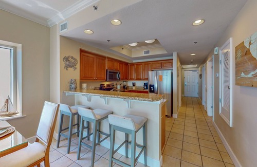 Gulf Shores Condo | Waterfront condo w/swim through indoor/outdoor community pools, hot tub & sauna