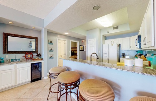 Orange Beach Condo | Waterfront condo w/shared pool, tennis, & sauna - near the beach