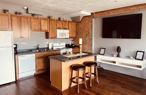 Sandusky Condo | Waterfront Condo with great views of Sandusky Bay & Cedar Point Amusement Park