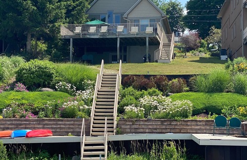 Town of Owasco Cottage | Waterfront Cottage, Large Dock Access, Beautiful Deck Views, Dog Friendly!