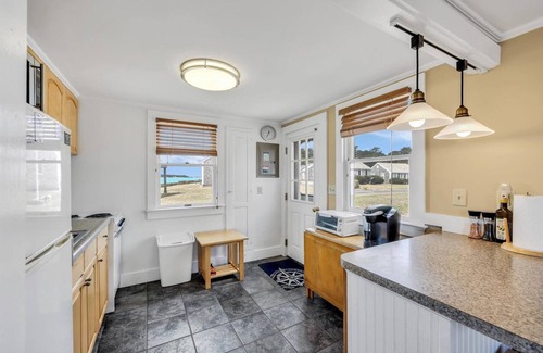 Wellfleet Cottage | Waterfront Cottage Steps to Private Beach! (2052)