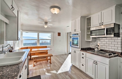 North Lakeport Cottage | Waterfront Cottage w/Private Pool & Lake View!