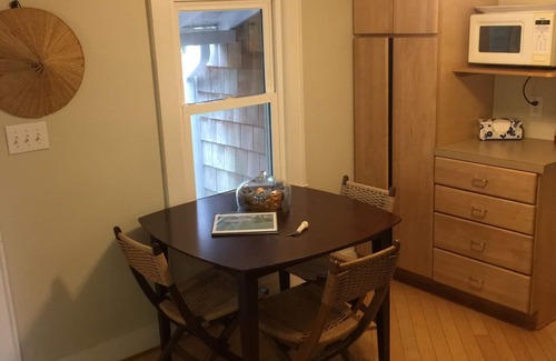 Gloucester House | Waterfront cottage w/dock
