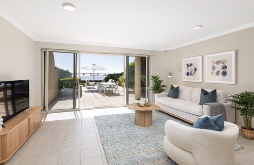 Sylvania Waters Apartment | Waterfront Courtyard Apartment