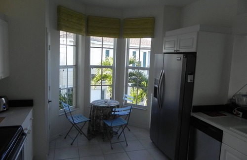 Crown Pointe Apartment | Waterfront Crown Pointe