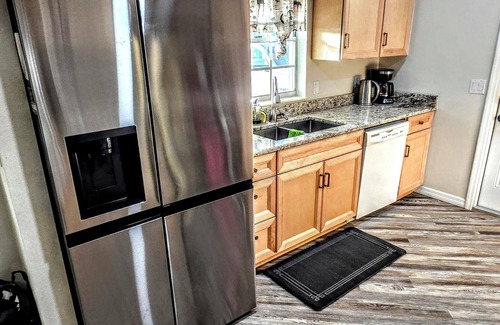 Dixie Shores House | Waterfront Crystal River, 2/2 fits, 8