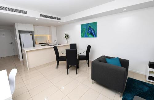 Darwin City Centre Apartment | WATERFRONT DARWIN TROPICAL GEM