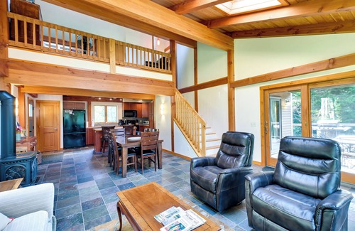 Deer Isle House | Waterfront Deer Isle Retreat w/Fire Pit!