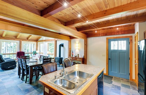 Deer Isle House | Waterfront Deer Isle Retreat w/Fire Pit!