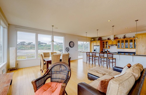Bandon House | Waterfront, dog-friendly home with fast WiFi, game room, grill & stunning views
