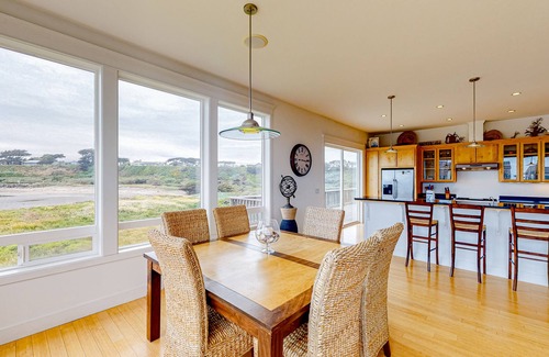 Bandon House | Waterfront, dog-friendly home with fast WiFi, game room, grill & stunning views