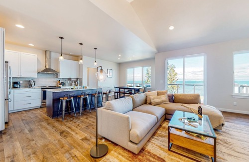 Port Ludlow House | Waterfront dream home with unparalleled views, gas fireplace, & washer/dryer