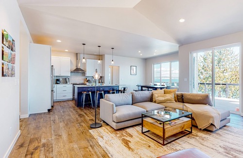 Port Ludlow House | Waterfront dream home with unparalleled views, gas fireplace, & washer/dryer