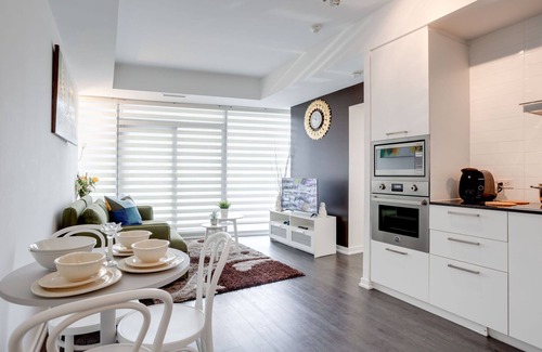 Toronto Entertainment District Condo | Waterfront/Ent. District Condo-MTCC + Free Parking