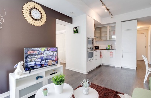Toronto Entertainment District Condo | Waterfront/Ent. District Condo-MTCC + Free Parking