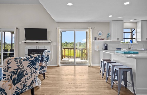Emerald Isle House | Waterfront Escape – Golf Cart, Dock, Kayaks & Stunning Marsh Views