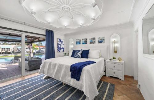 East Fort Lauderdale House | Waterfront Escape Walk to Las Olas PrivatePool BBQ