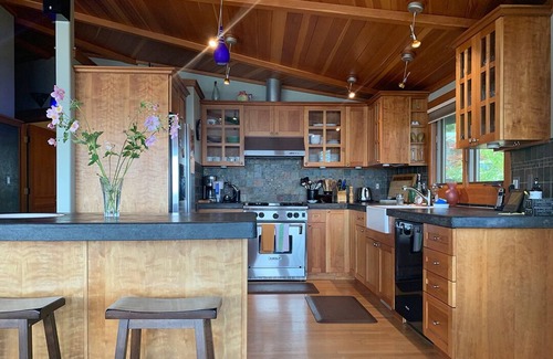 Friday Harbor House | Waterfront Escape with Hot Tub
