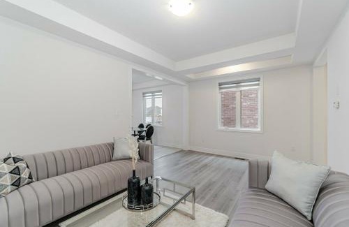 Niagara Falls Villa | Waterfront Executive Villas