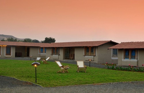 Nashik Other | Waterfront Farmstay Near Vineyards