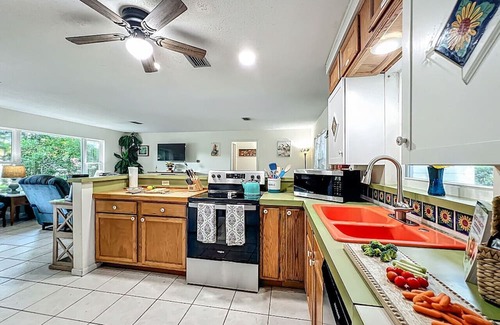 Dunnellon House | Waterfront Fun | Dock, Kayaks, Near KP Hole Park