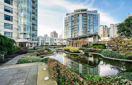 Yaletown Apartment | Waterfront Furnished 2 Bed/2 Bath Condo Yaletown Vancouver