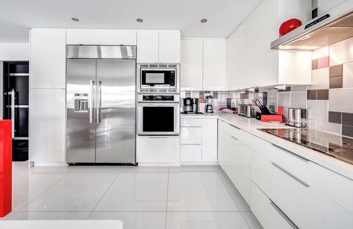 Pompano Isles House | Waterfront Gem+Heated Pool+Hot Tub! 1 Mile 2 Beach