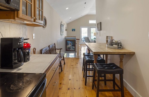 Oriental Apartment | Waterfront Getaway in sailing village of Oriental