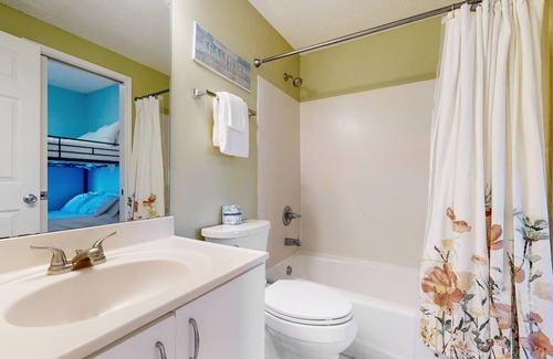 Destin Condo | Waterfront getaway with unobstructed beach views, pool & gym