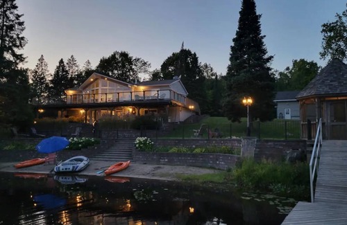 McKellar Cottage | Waterfront, Gorgeous Dream Cottage