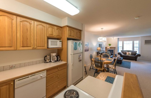 Okanagan-Similkameen Condo | Waterfront, ground floor, 2 Bedroom Suite on Skaha Lake Paradise Resort