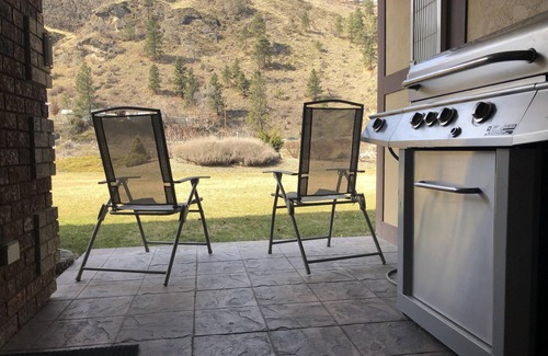 Okanagan-Similkameen Condo | Waterfront, ground floor, 2 Bedroom Suite on Skaha Lake Paradise Resort